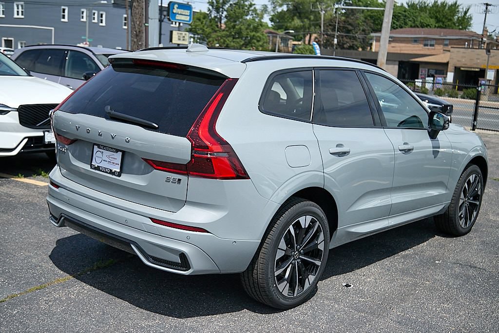 New 2026 Volvo XC60 B5 Plus w/ Climate Package PRO AWD/4WD image 9