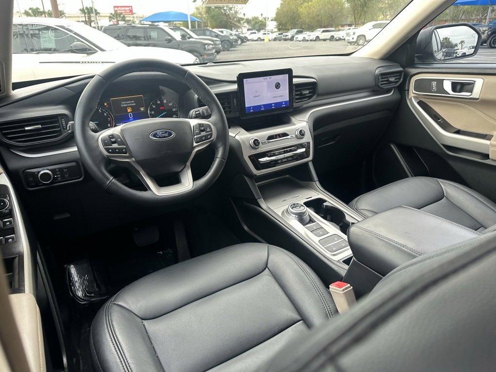 Used 2022 Ford Explorer XLT image 18