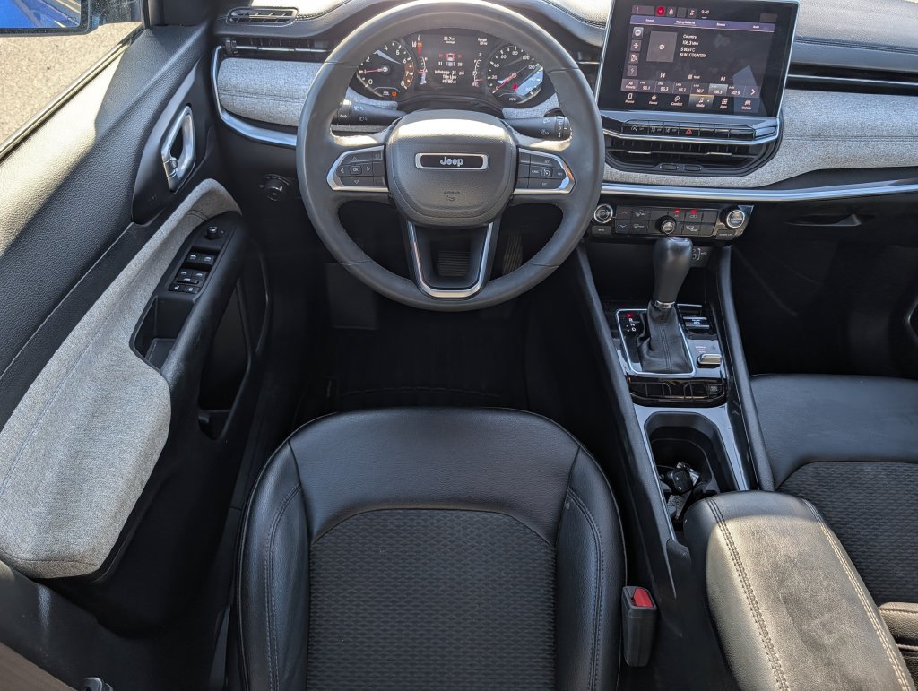 Used 2023 Jeep Compass Latitude AWD/4WD image 12
