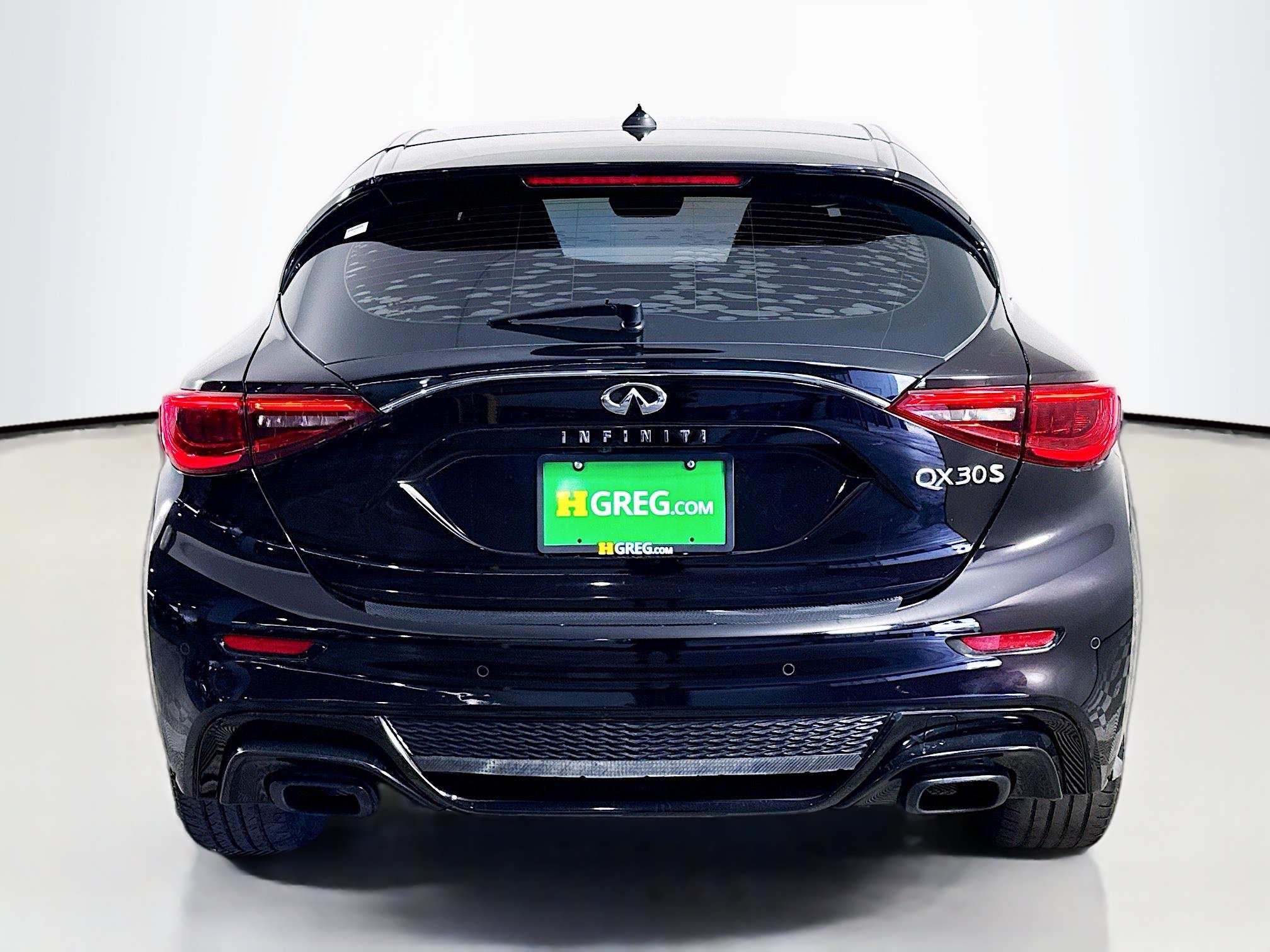 Used 2017 INFINITI QX30 Sport FWD image 8