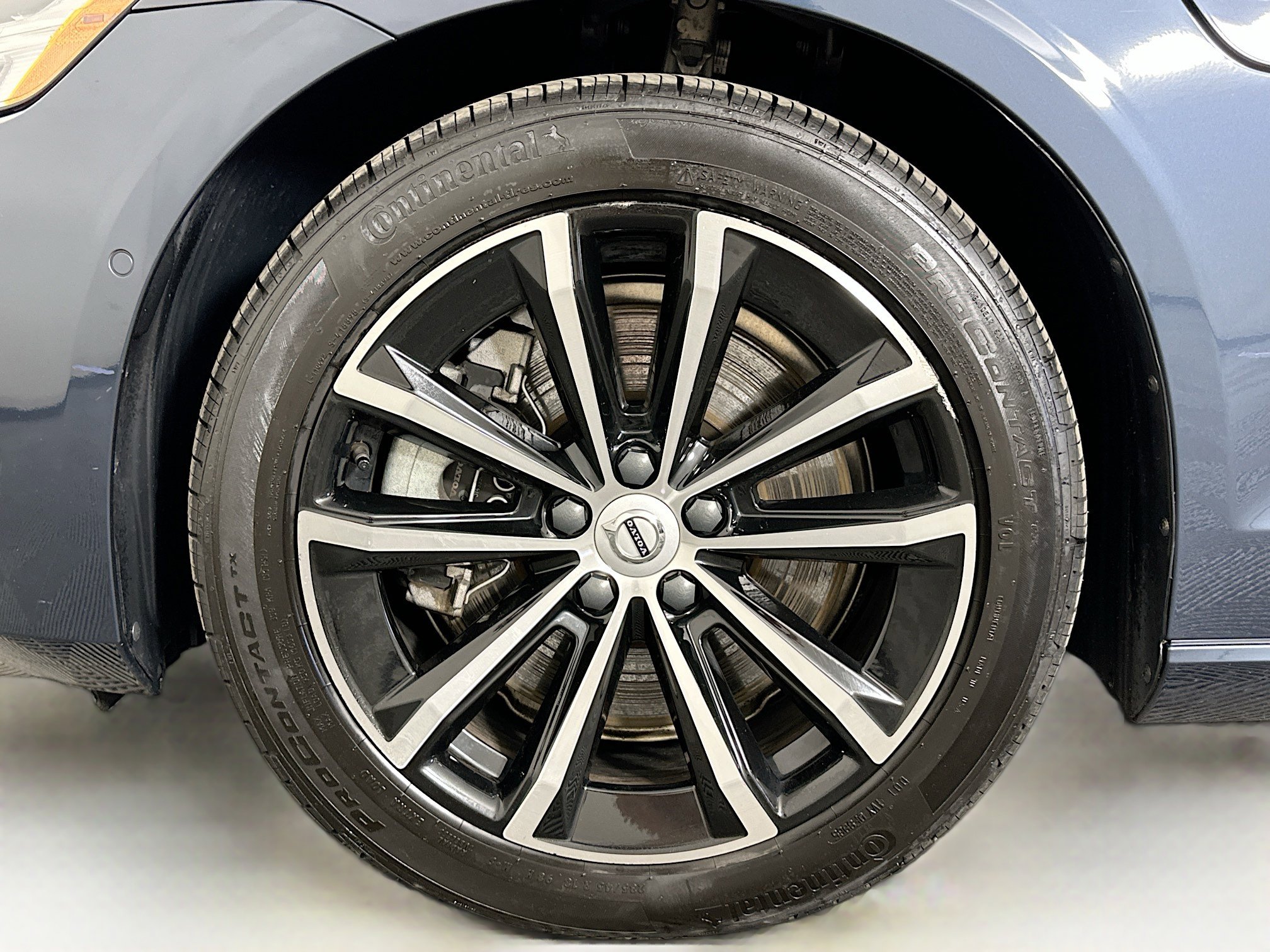 Used 2023 Volvo S60 T8 Plus image 11