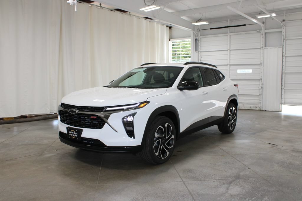 New 2026 Chevrolet Trax RS w/ Sunroof Package FWD image 4