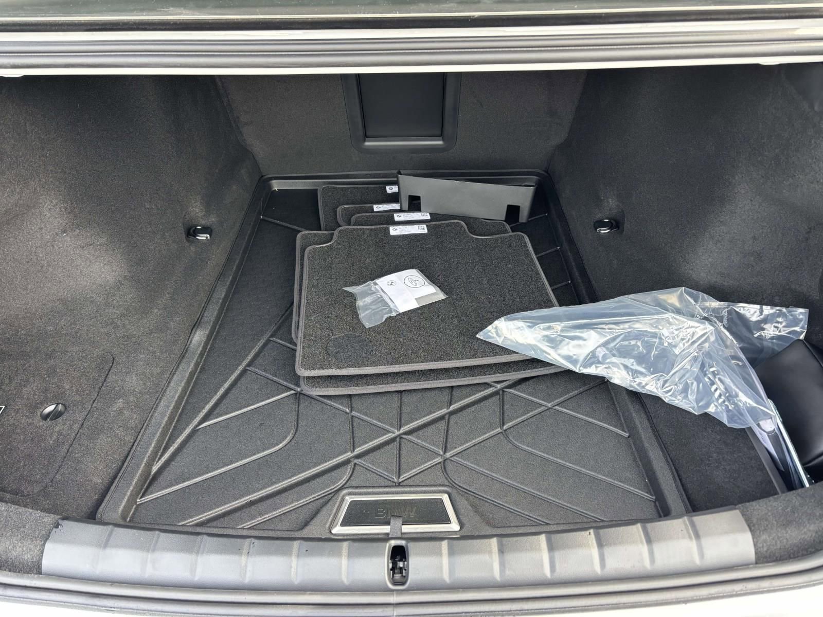 New 2026 BMW 760i xDrive w/ Executive Package image 9