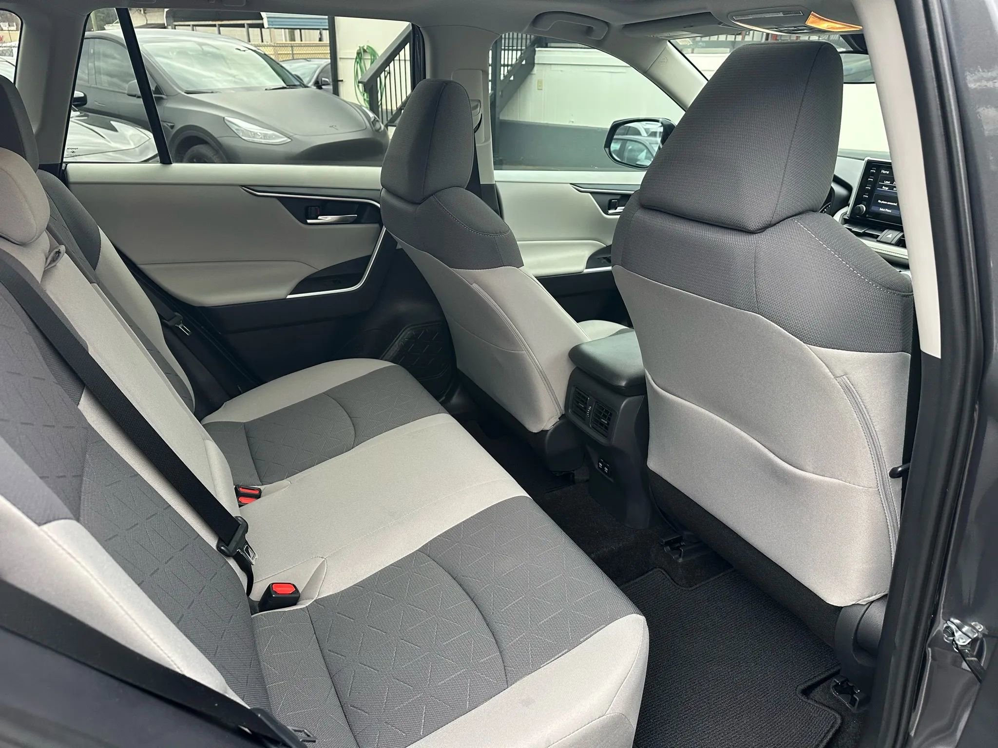 Used 2019 Toyota RAV4 XLE w/ Convenience Package image 15
