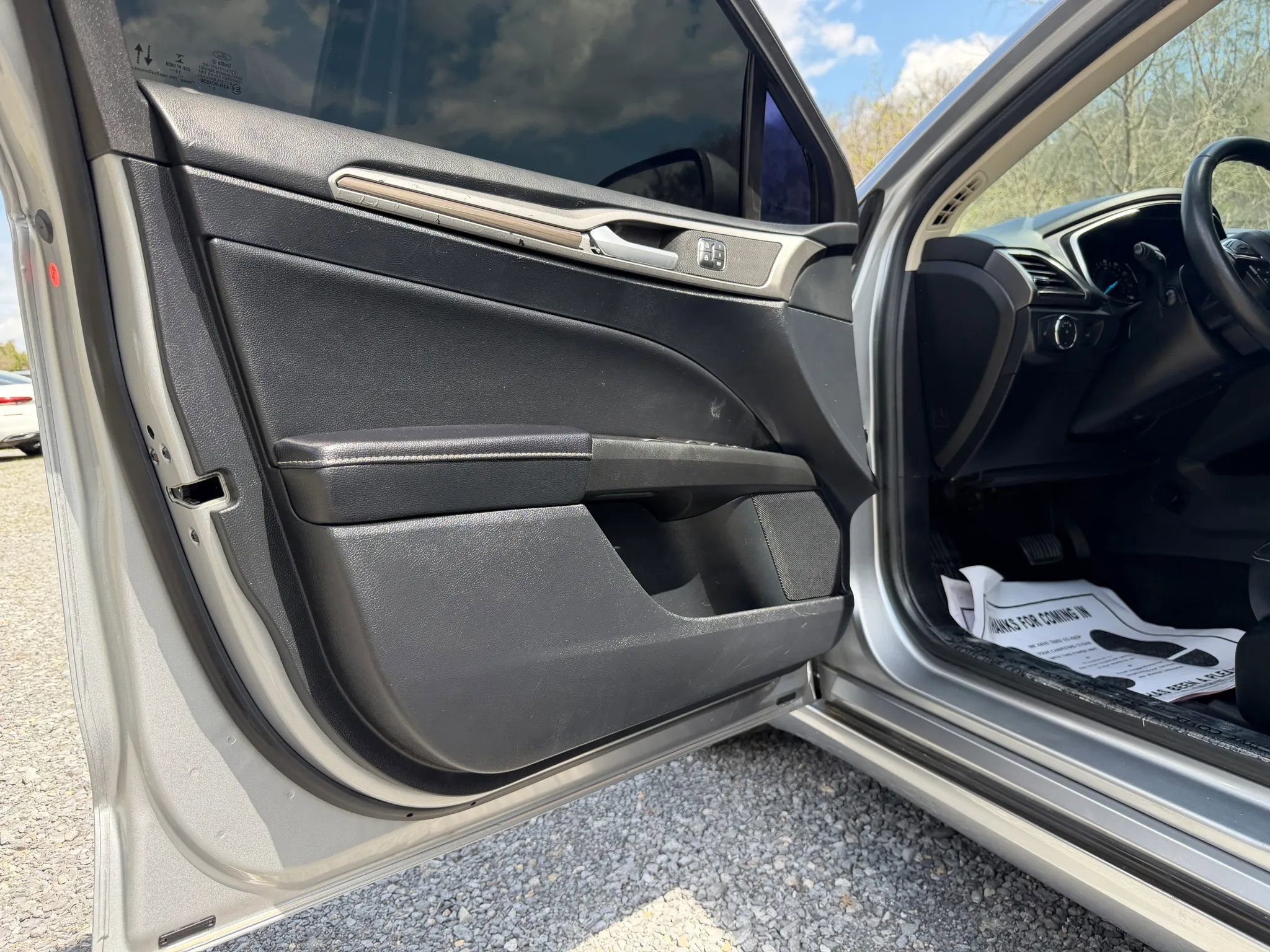 Used 2020 Ford Fusion SEL FWD image 25