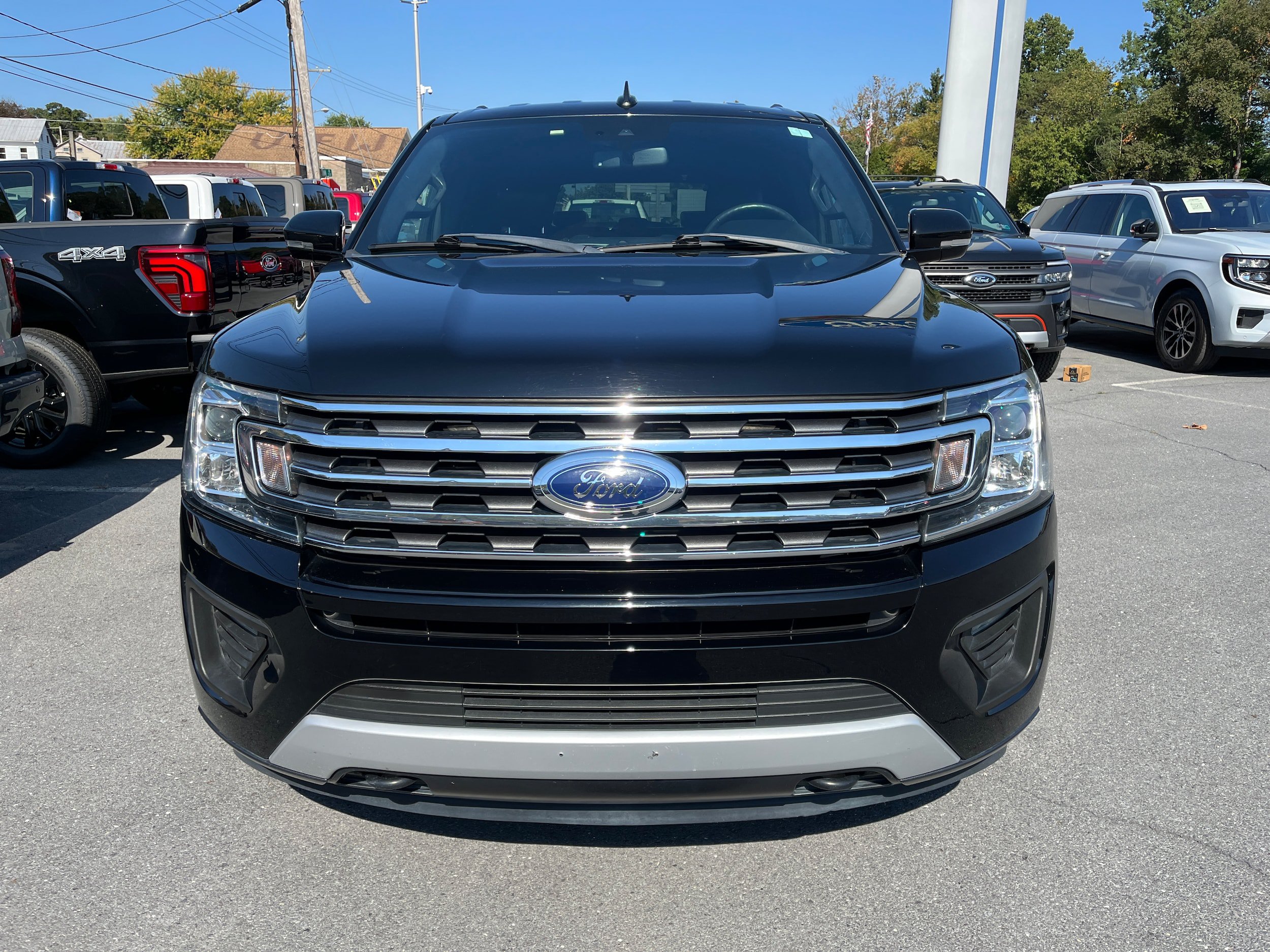 Certified 2018 Ford Expedition Max XLT w/ Equipment Group 202A AWD/4WD image 3