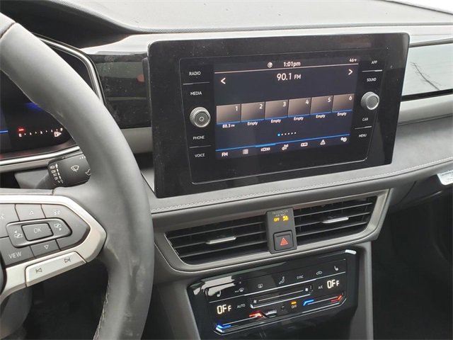 New 2026 Volkswagen Taos SE image 11