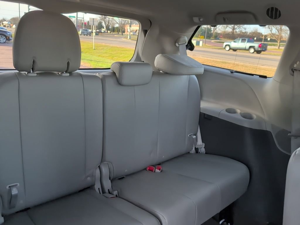 Used 2017 Toyota Sienna XLE w/ XLE Navigation Package image 26