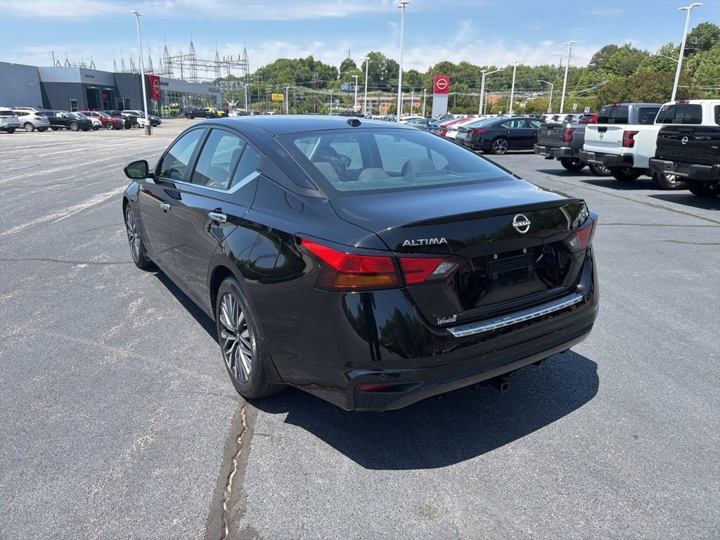 Used 2023 Nissan Altima 2.5 SV FWD image 5