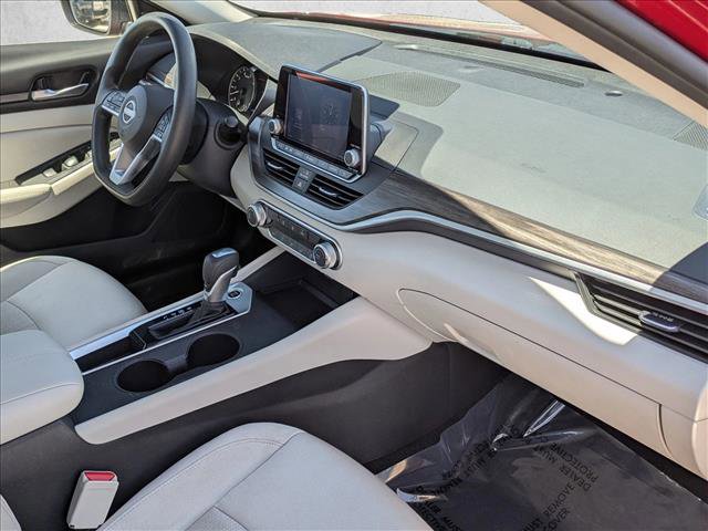 Used 2025 Nissan Altima 2.5 SV FWD image 20