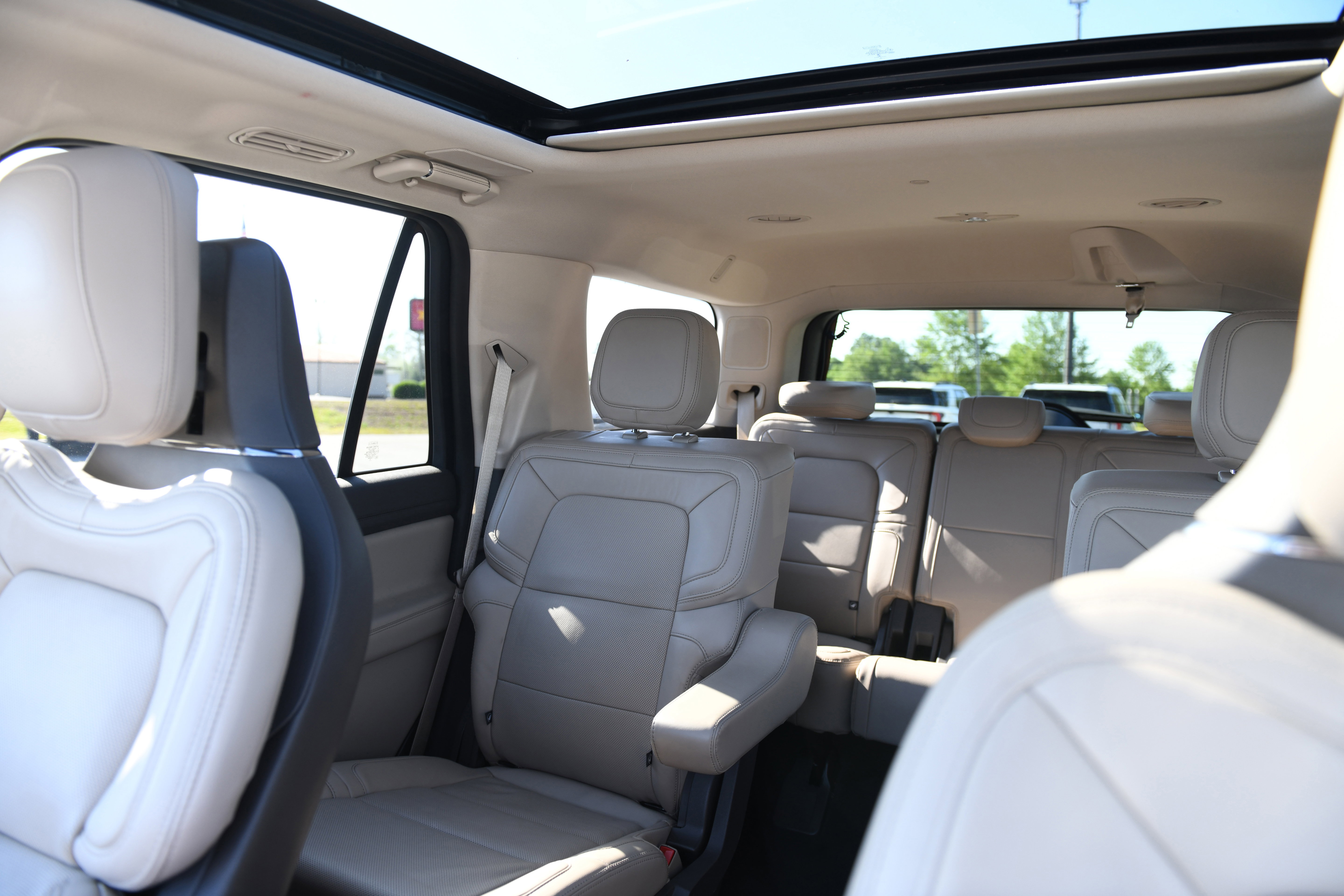 Used 2022 Lincoln Navigator Reserve AWD/4WD image 28