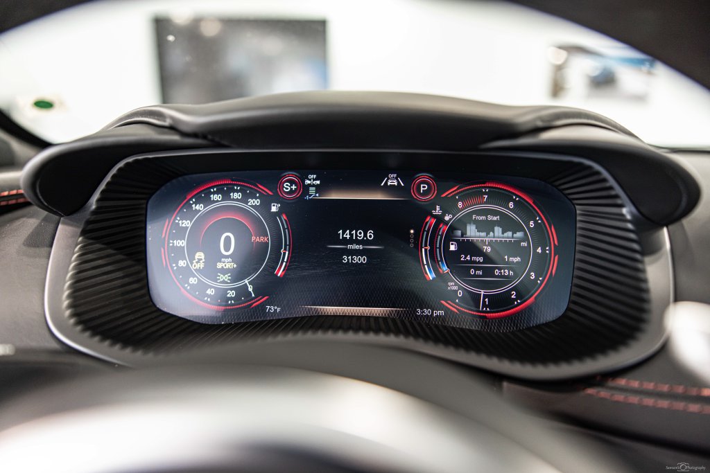 Used 2021 Aston Martin DBX AWD/4WD image 25