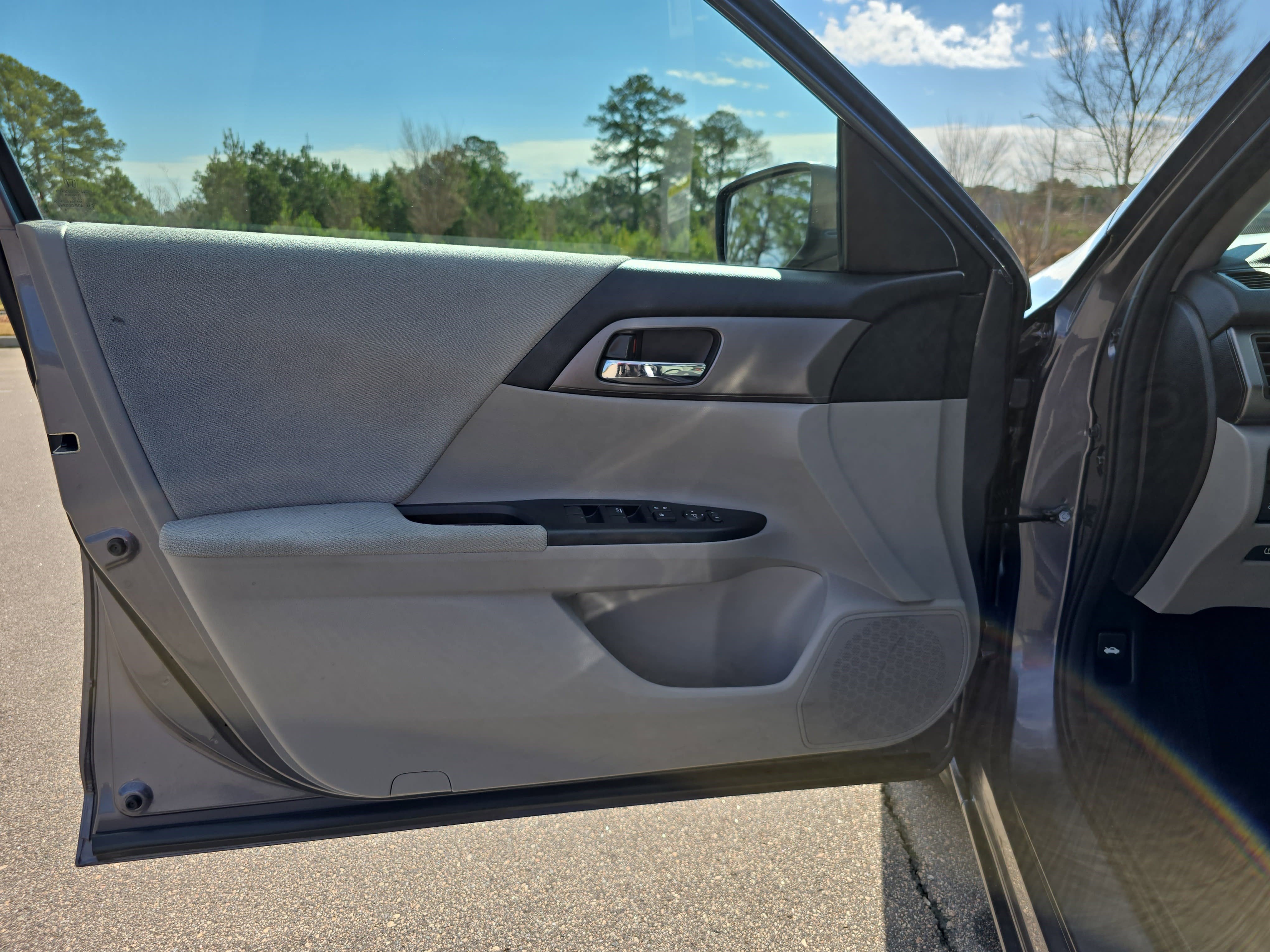 Used 2013 Honda Accord LX image 27