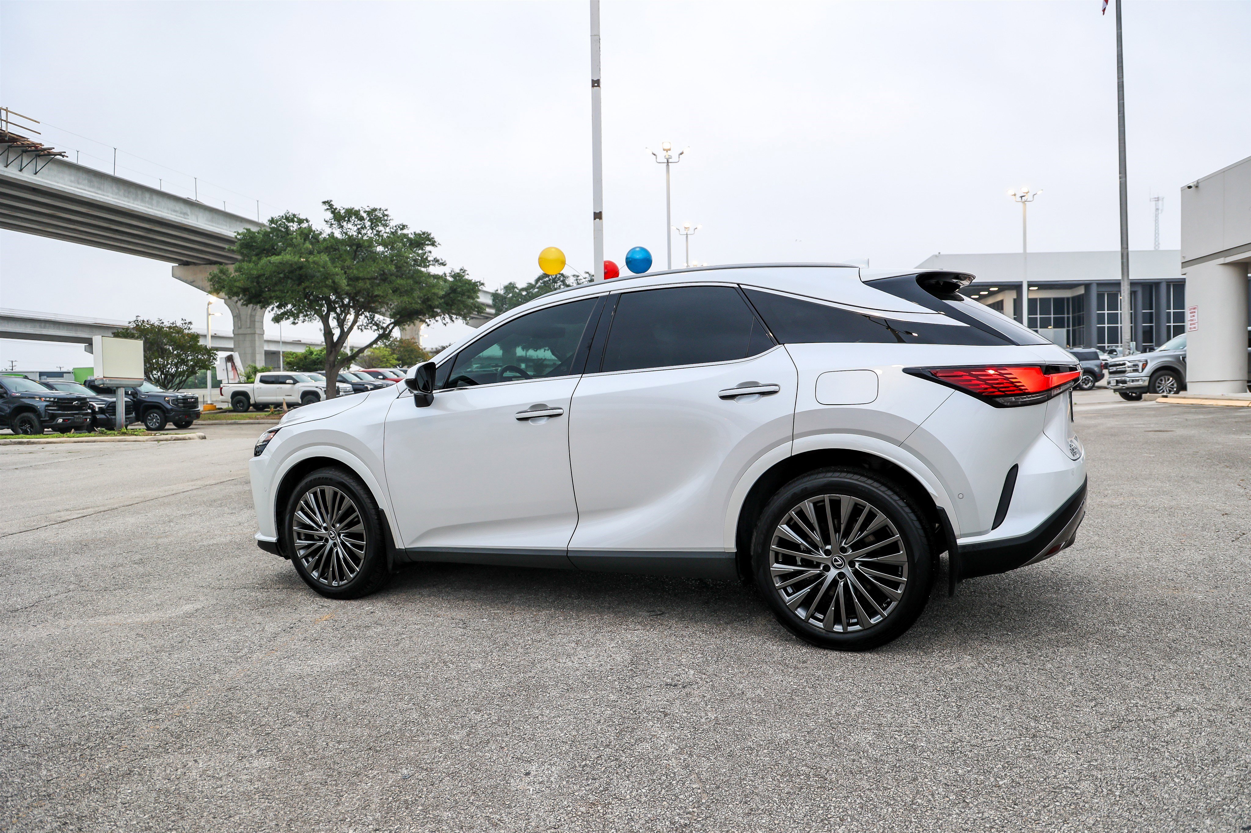 Used 2024 Lexus RX 350 w/ Convenience Package FWD image 10