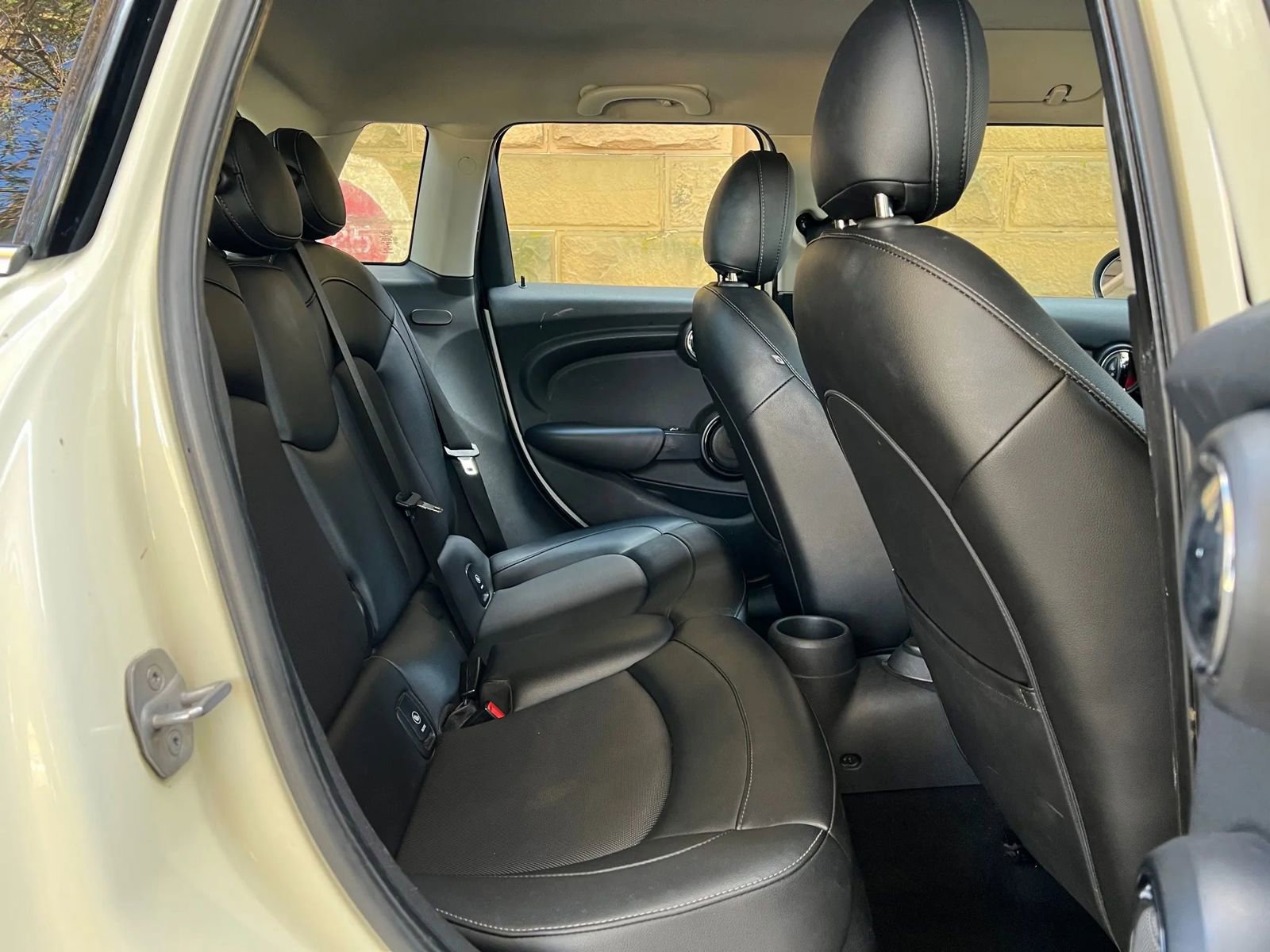 Used 2015 MINI Cooper 4-Door Hardtop image 13