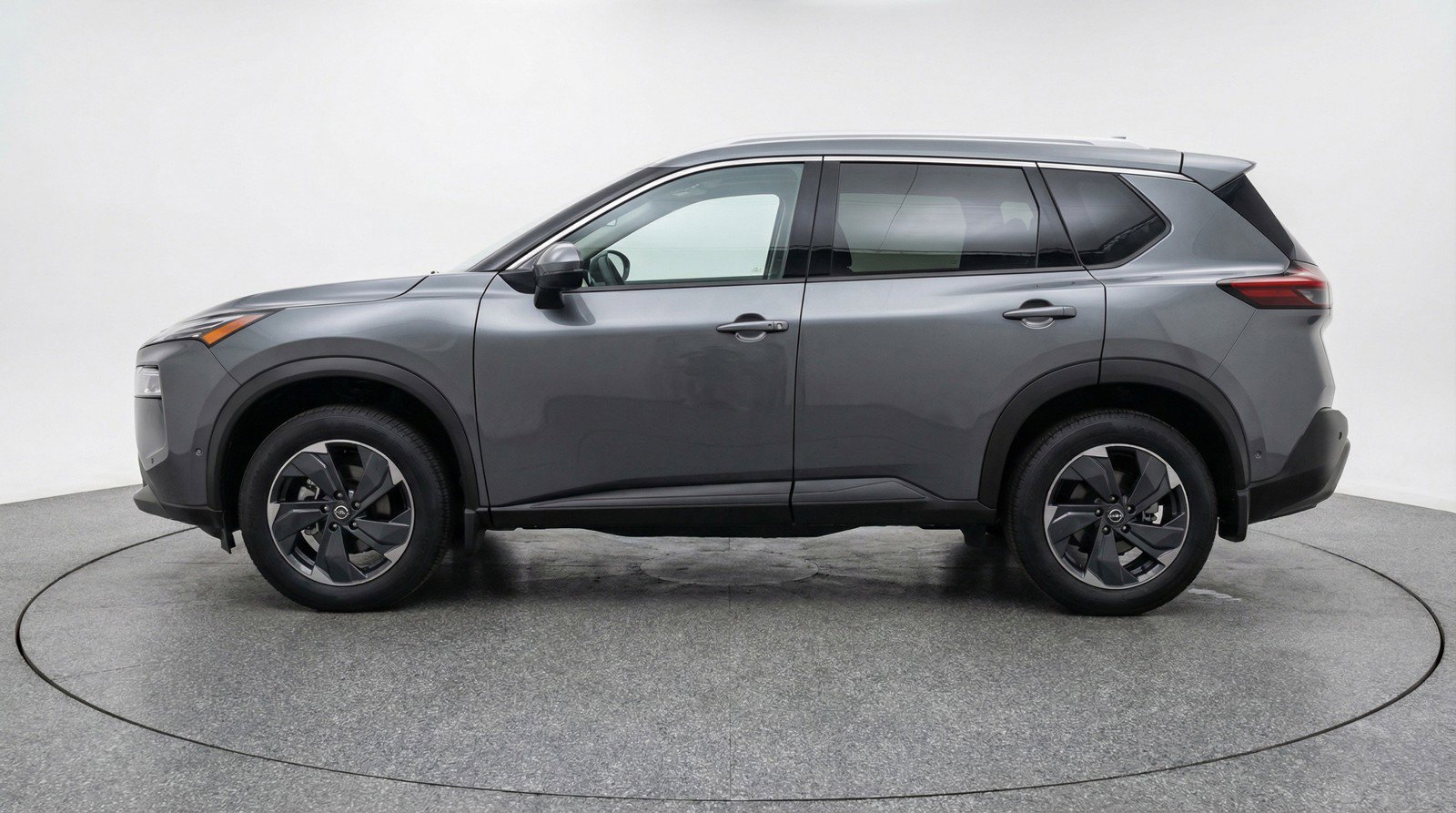 Used 2025 Nissan Rogue SV FWD image 5