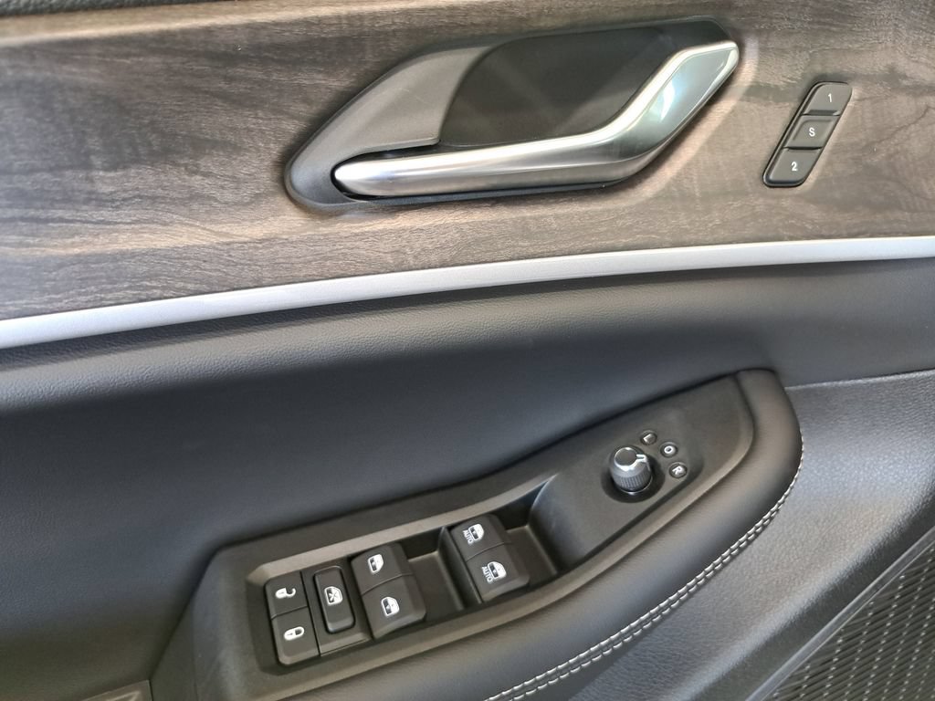 New 2026 Jeep Grand Cherokee L Limited w/ Limited Altitude Package AWD/4WD image 27