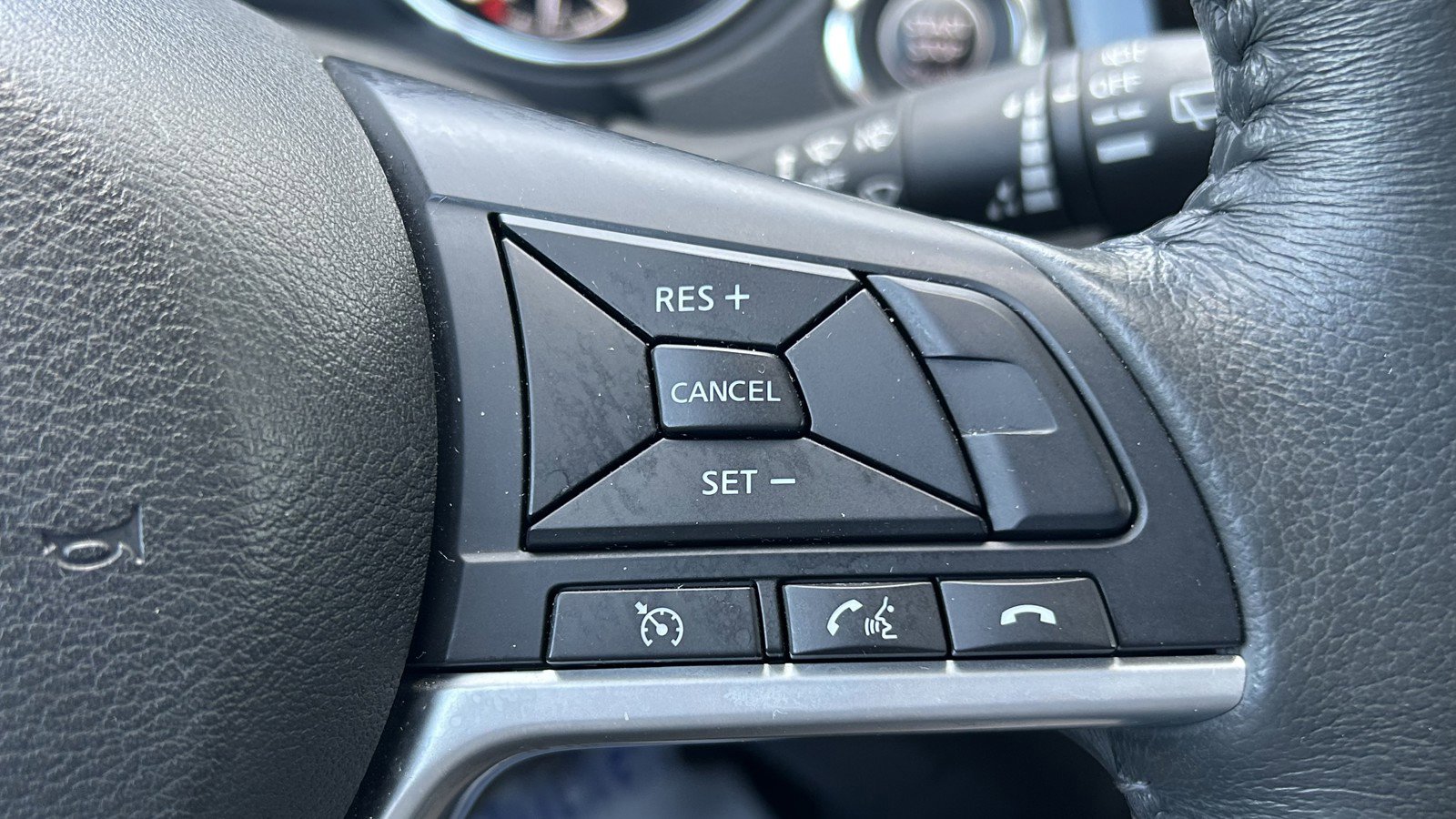 Used 2017 Nissan Rogue SV image 24