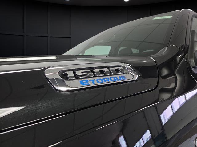 New 2026 RAM 1500 4x4 Crew Cab image 39