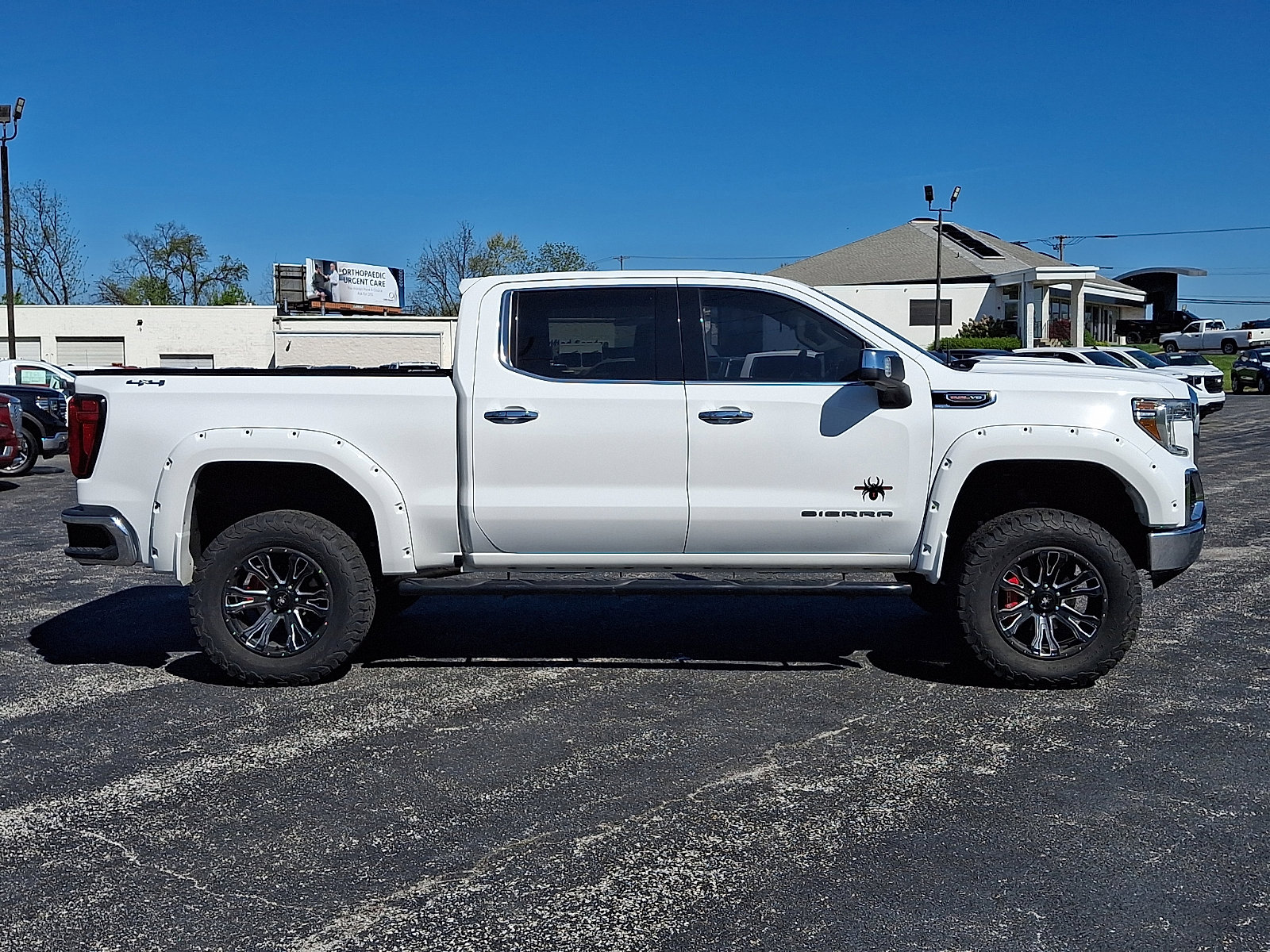 Used 2021 GMC Sierra 1500 SLT w/ SLT Premium Plus Package AWD/4WD image 9