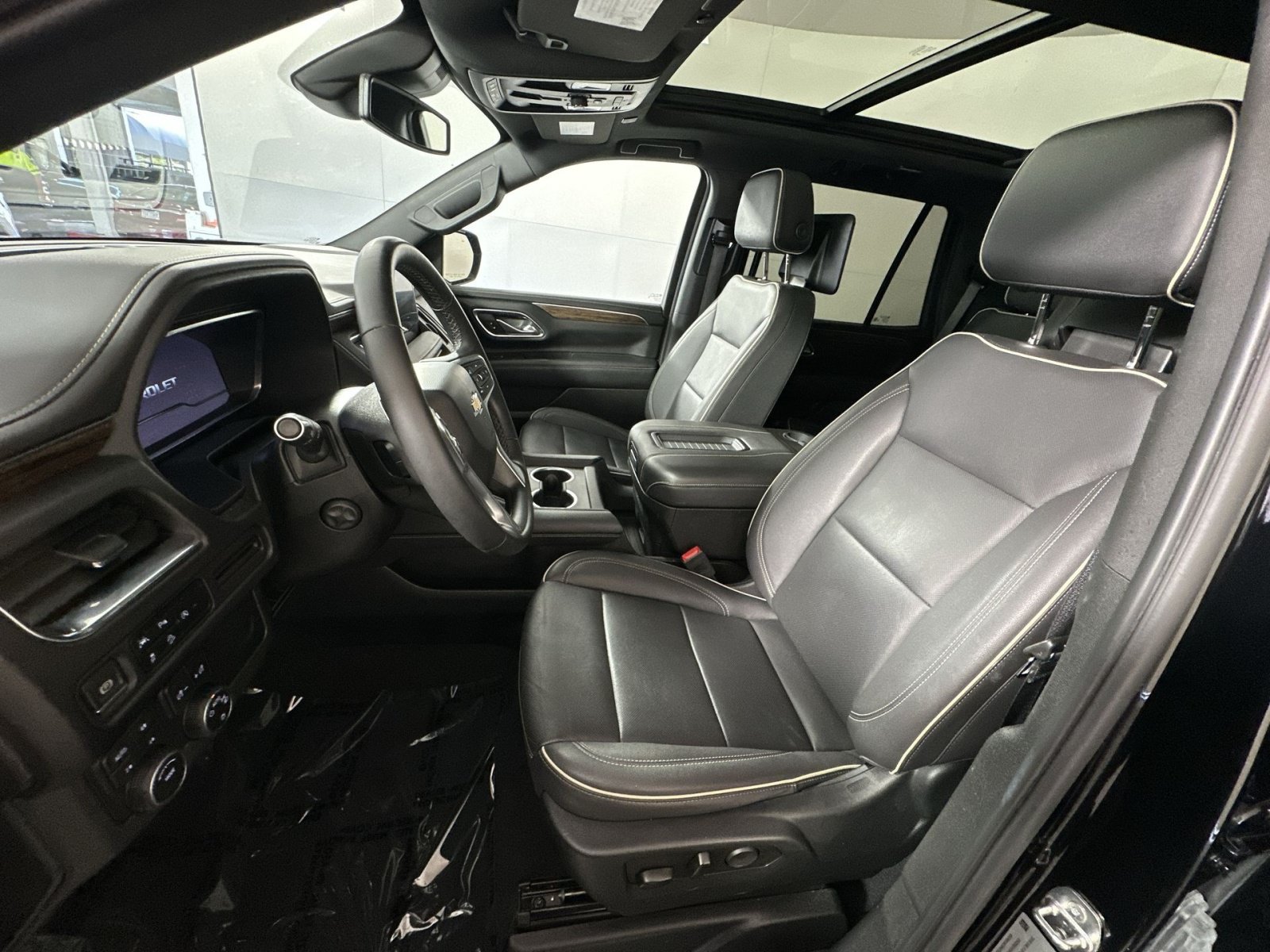 Used 2023 Chevrolet Tahoe Premier AWD/4WD image 13