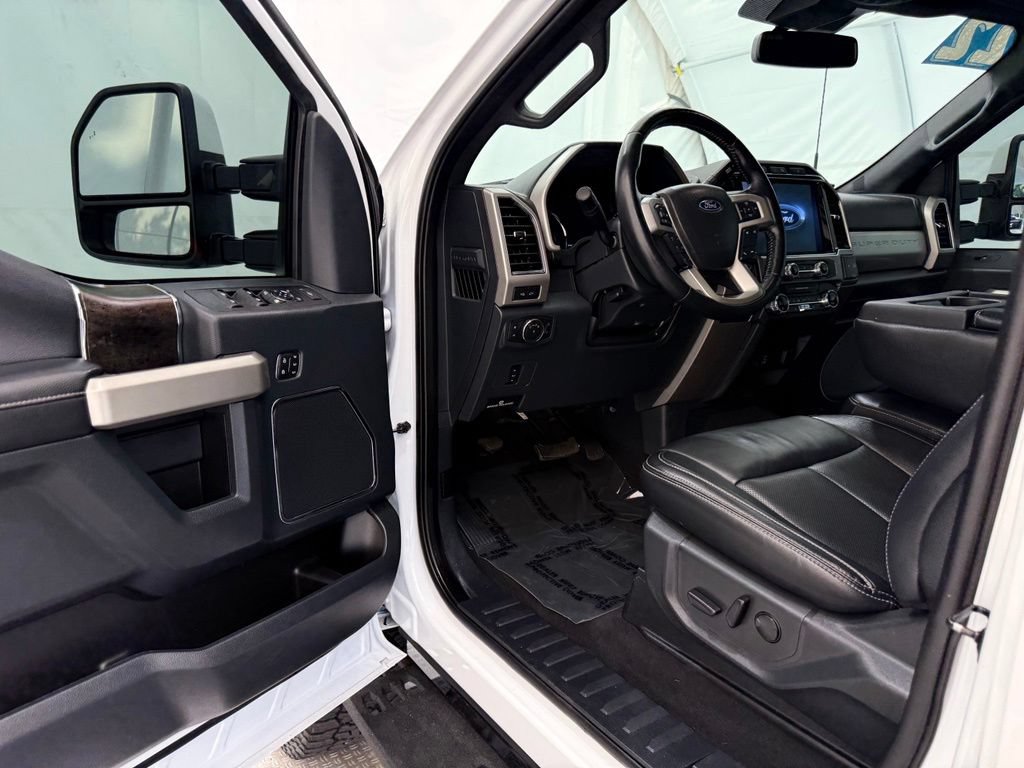 Used 2022 Ford F350 Lariat w/ Tremor Off-Road Package AWD/4WD image 32