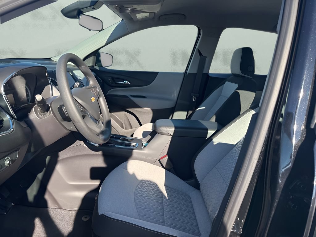 Used 2024 Chevrolet Equinox LS FWD image 9