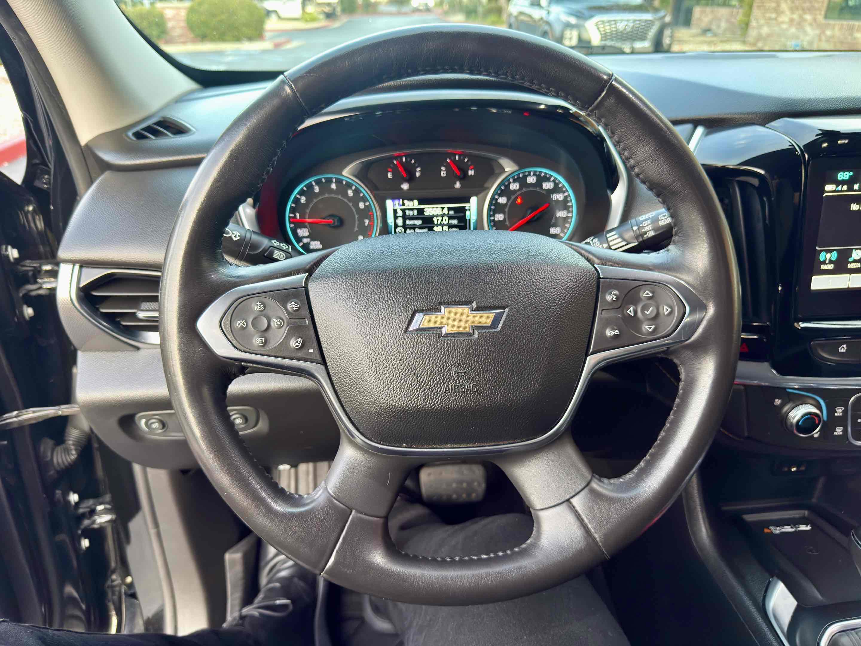 Used 2018 Chevrolet Traverse Premier w/ LPO, Black Accent Package image 35