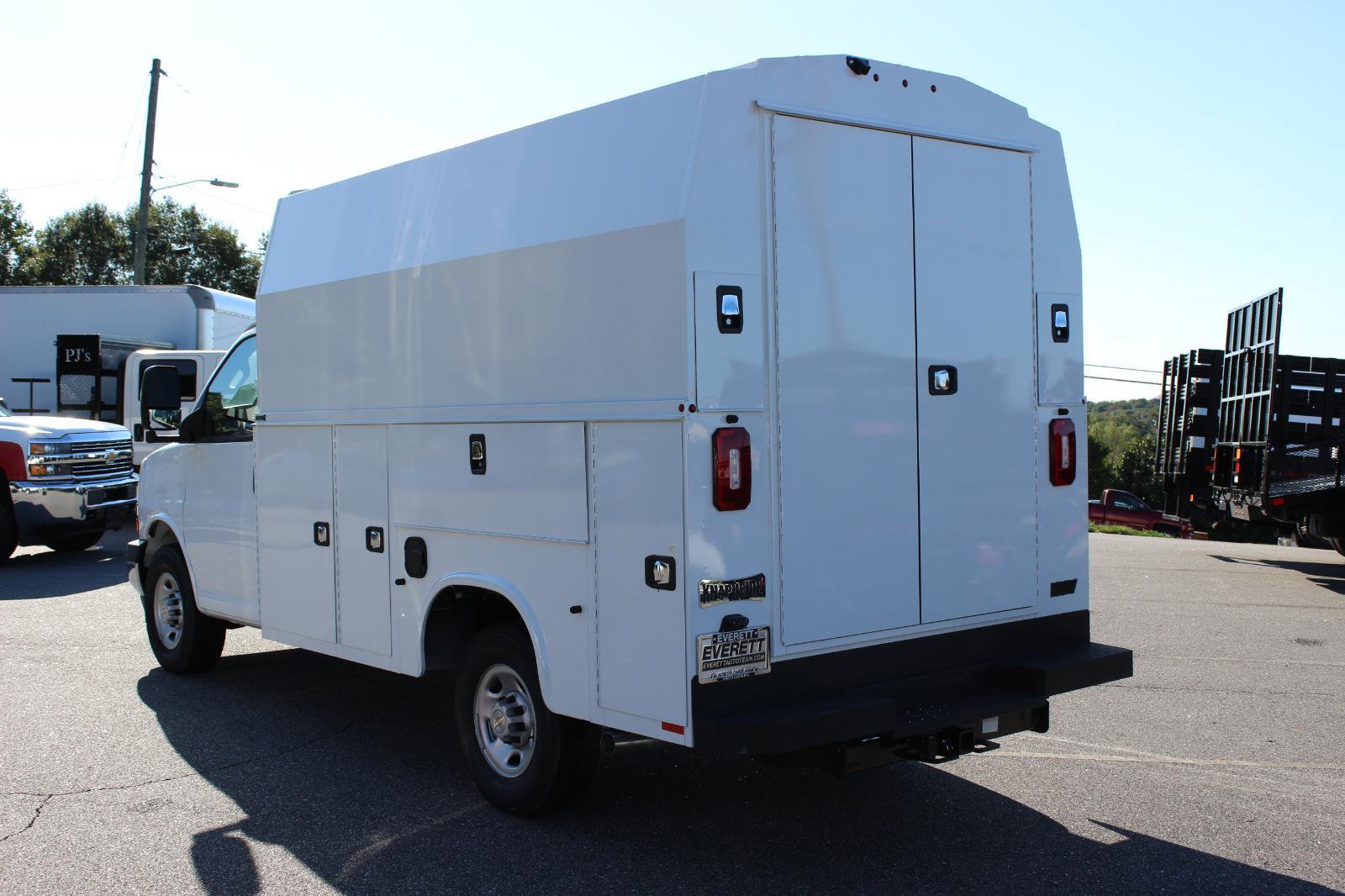 New 2025 Chevrolet Express 3500 w/ Power Convenience Package RWD image 3