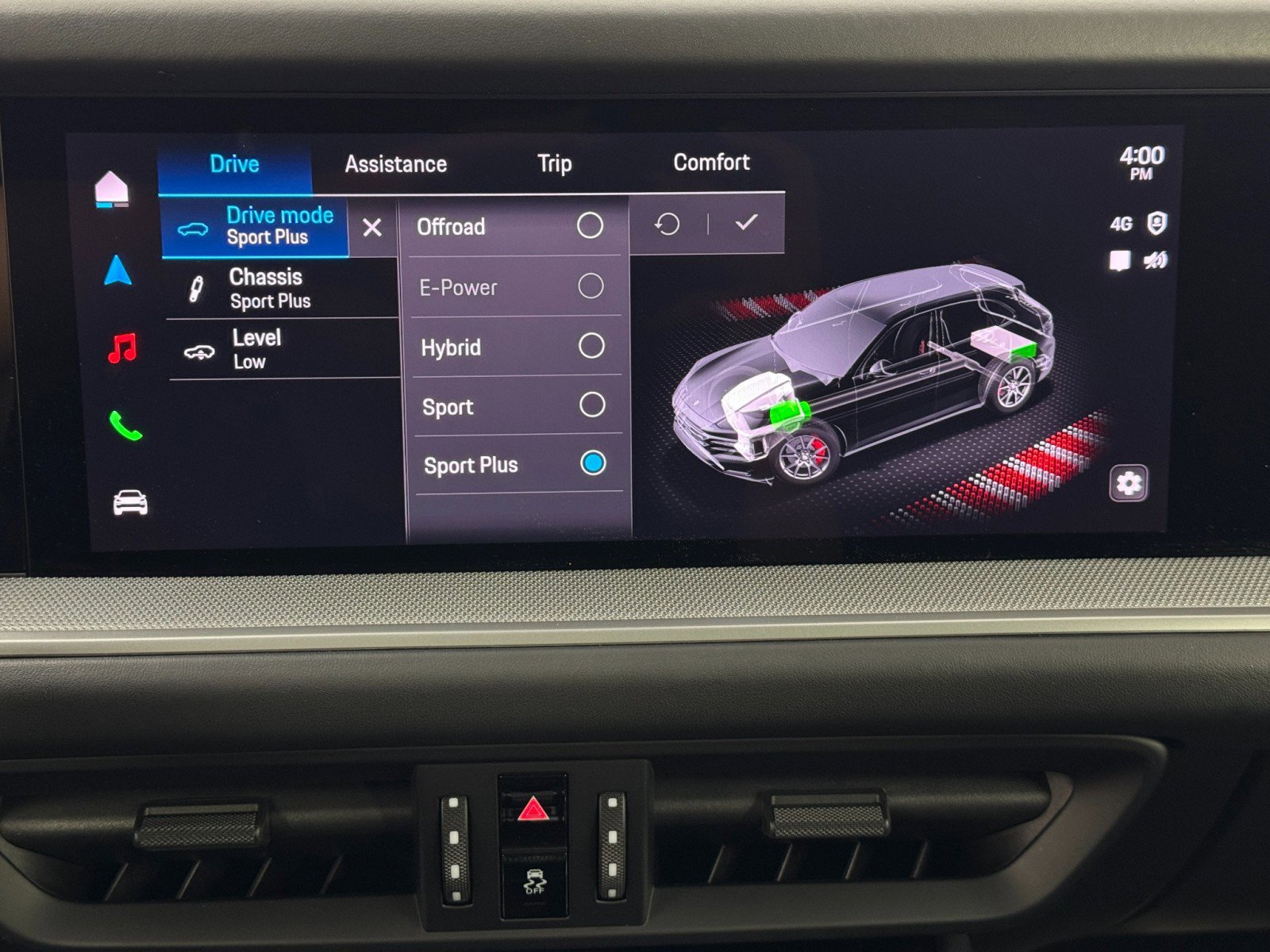 Used 2024 Porsche Cayenne w/ Premium Package image 29