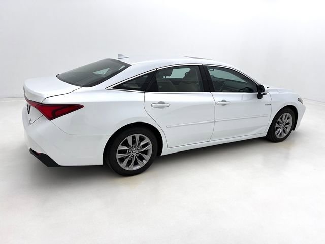 Used 2021 Toyota Avalon XLE w/ Moonroof Package image 6