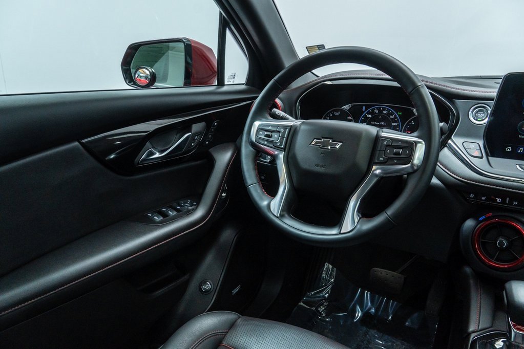 Used 2025 Chevrolet Blazer RS w/ Driver Confidence II Package image 28