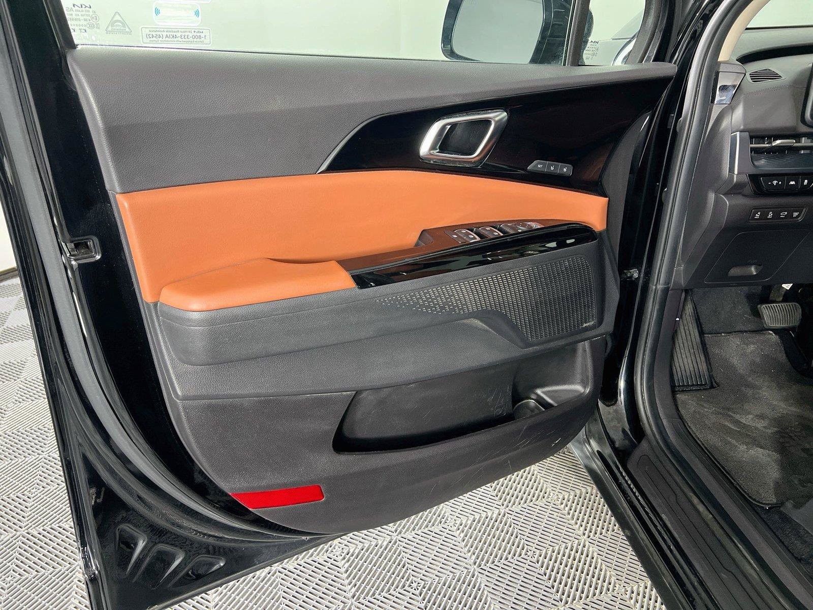 Used 2024 Kia Carnival SX Prestige FWD image 19