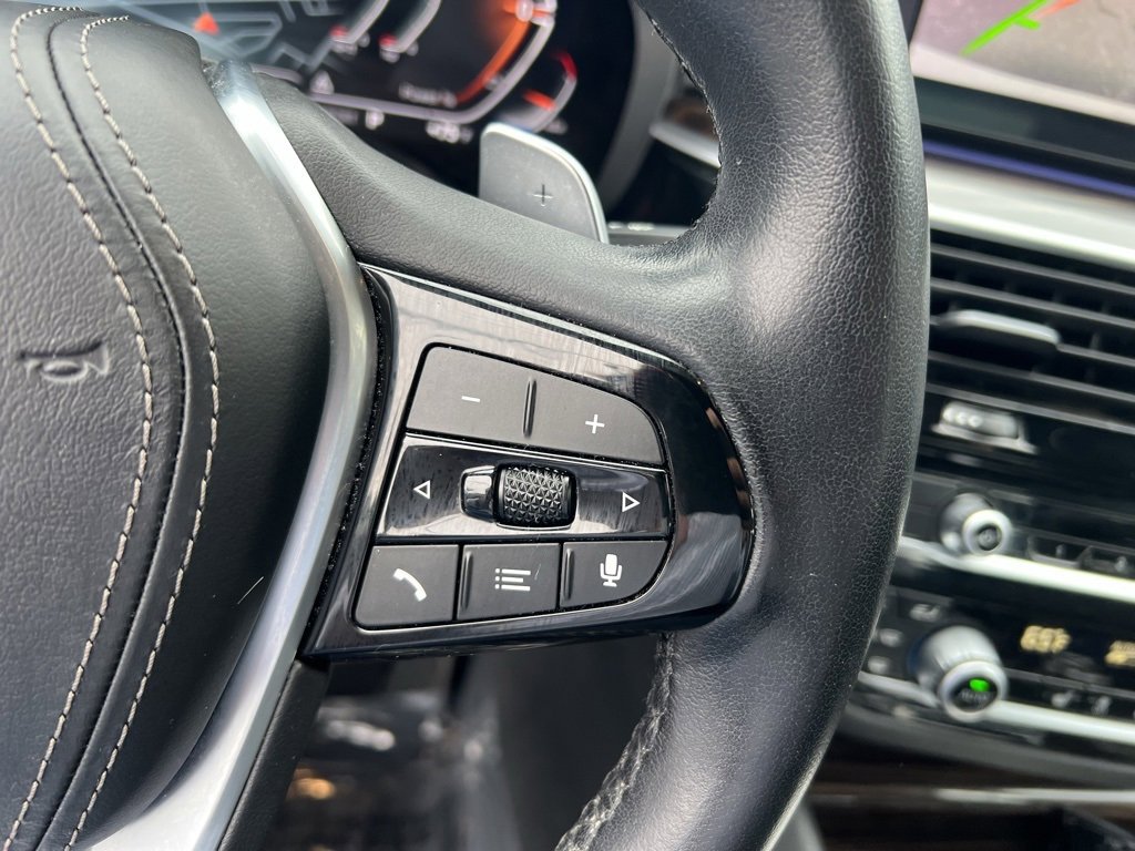 Used 2022 BMW 540i xDrive w/ Premium Package image 14