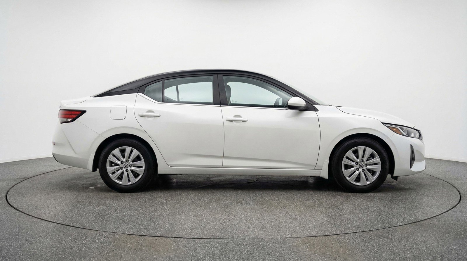 Used 2025 Nissan Sentra S image 11