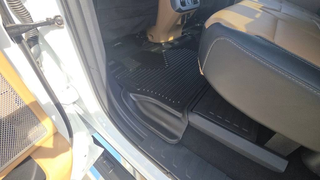 Used 2024 Ford F350 Lariat w/ Chrome Package image 18