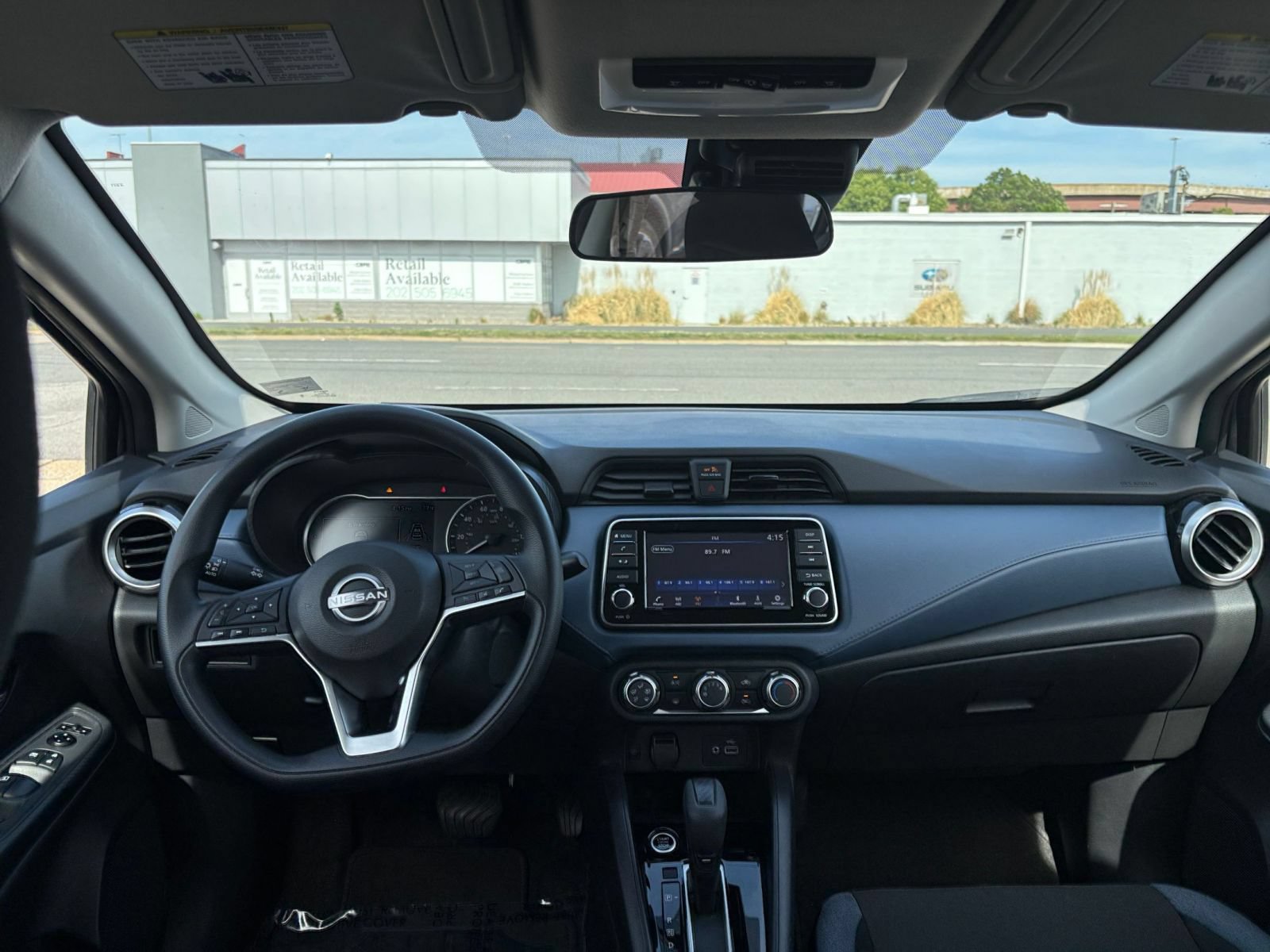 Used 2025 Nissan Versa SV FWD image 31