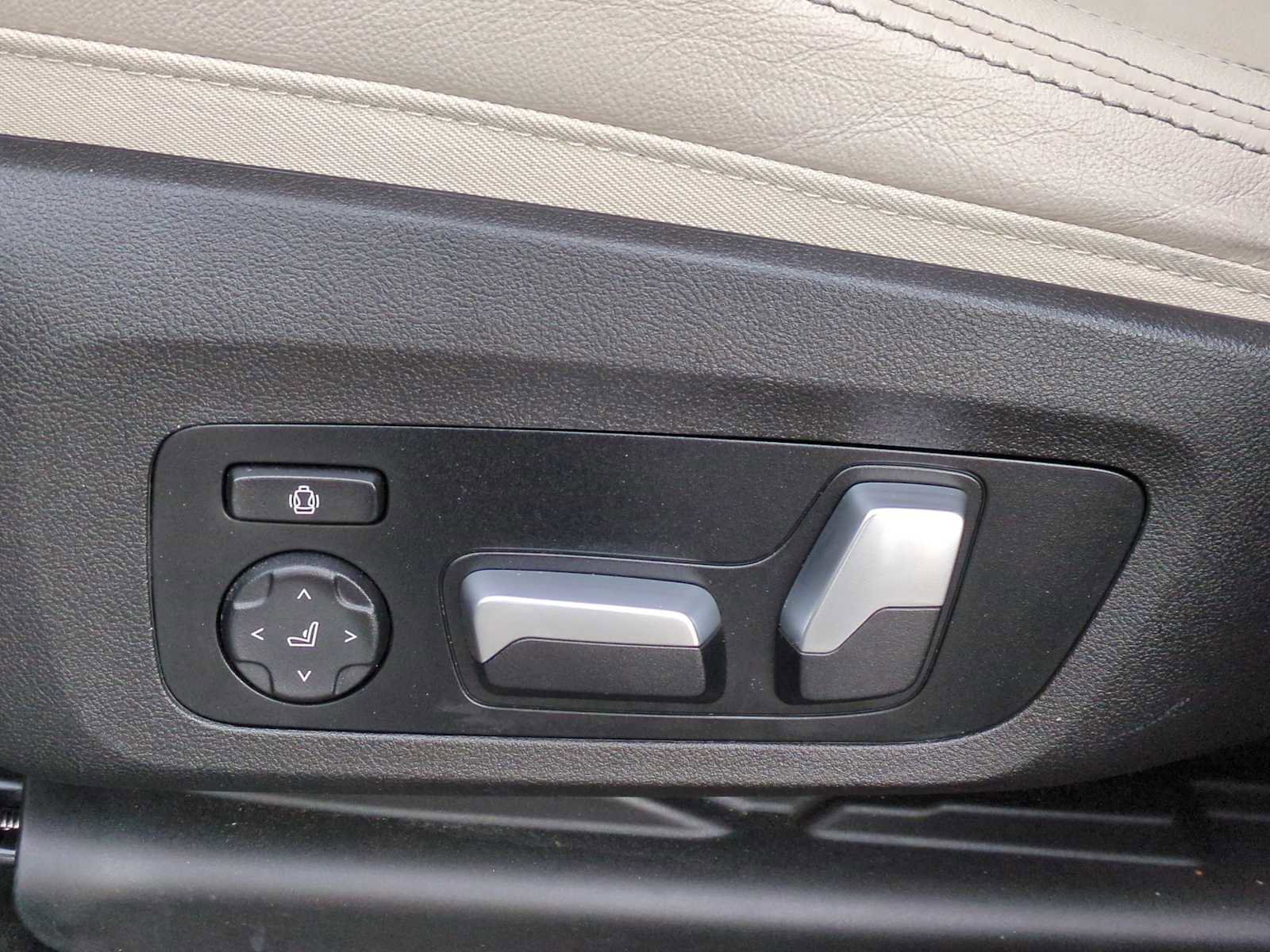 Used 2021 BMW X3 xDrive30e w/ Executive Package image 16