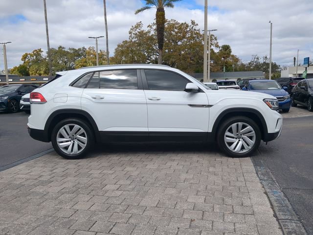 Certified 2022 Volkswagen Atlas Cross Sport SE image 3