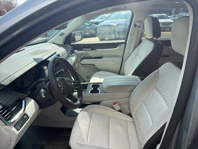 Used 2024 GMC Acadia Denali w/ Super Cruise Package image 12