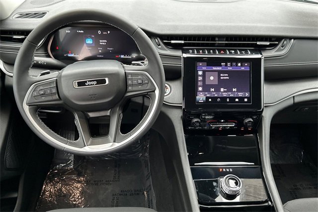 Certified 2023 Jeep Grand Cherokee L Laredo w/ Trailer Tow Group (B) image 15