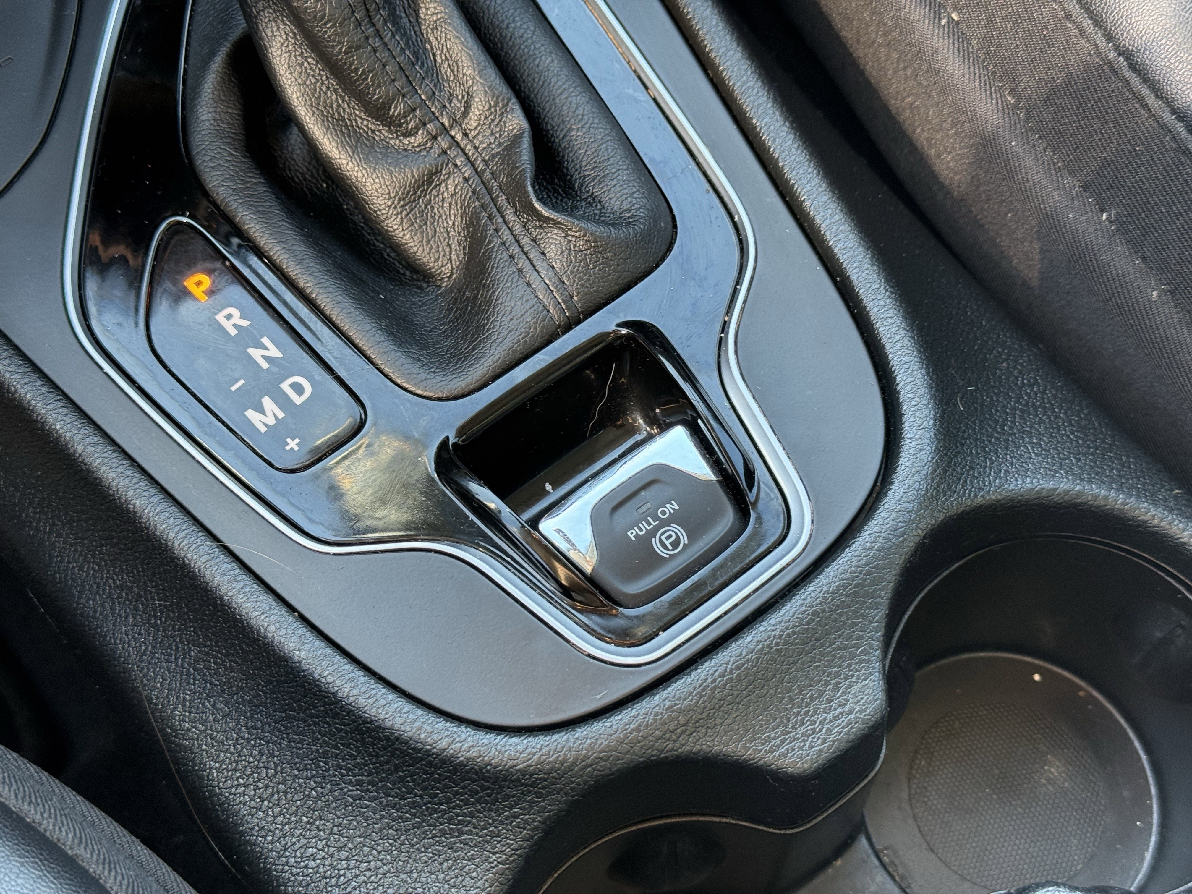 Used 2022 Jeep Cherokee Limited image 24