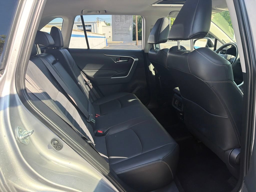 Used 2019 Toyota RAV4 XLE Premium w/ Cold Weather Package AWD/4WD image 23
