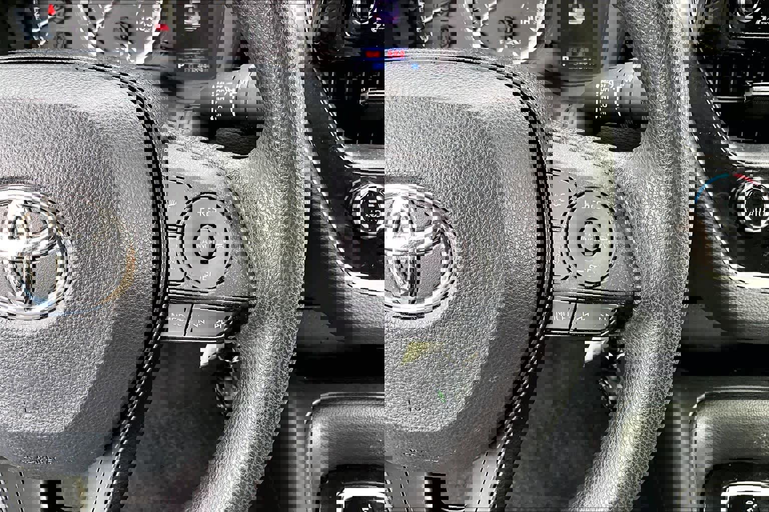 Used 2022 Toyota Corolla LE w/ Body Protection Package (TMS) image 24