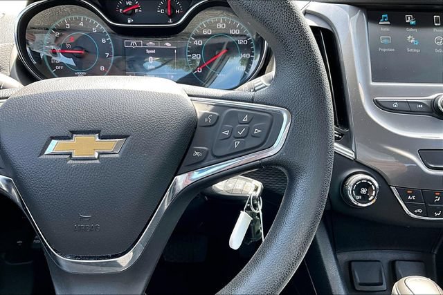 Used 2017 Chevrolet Cruze LT FWD image 11