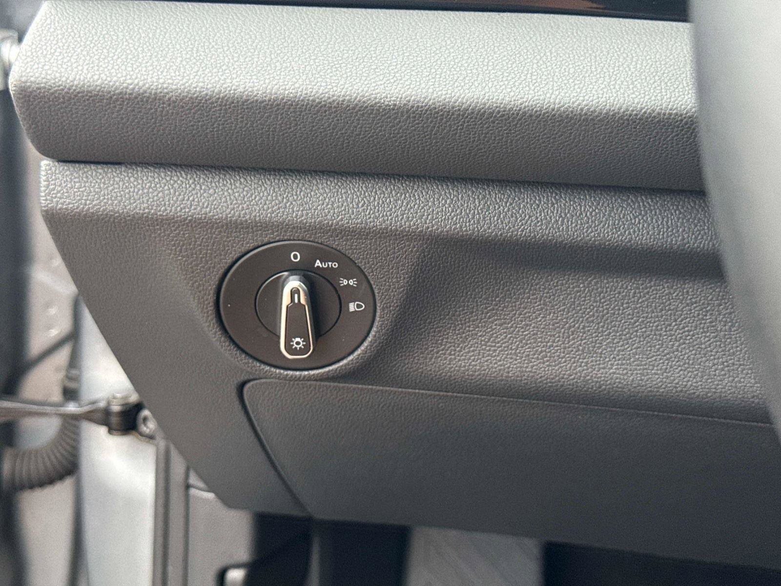 Used 2025 Volkswagen Jetta S image 28