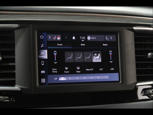 Used 2024 Chrysler Voyager LX image 11