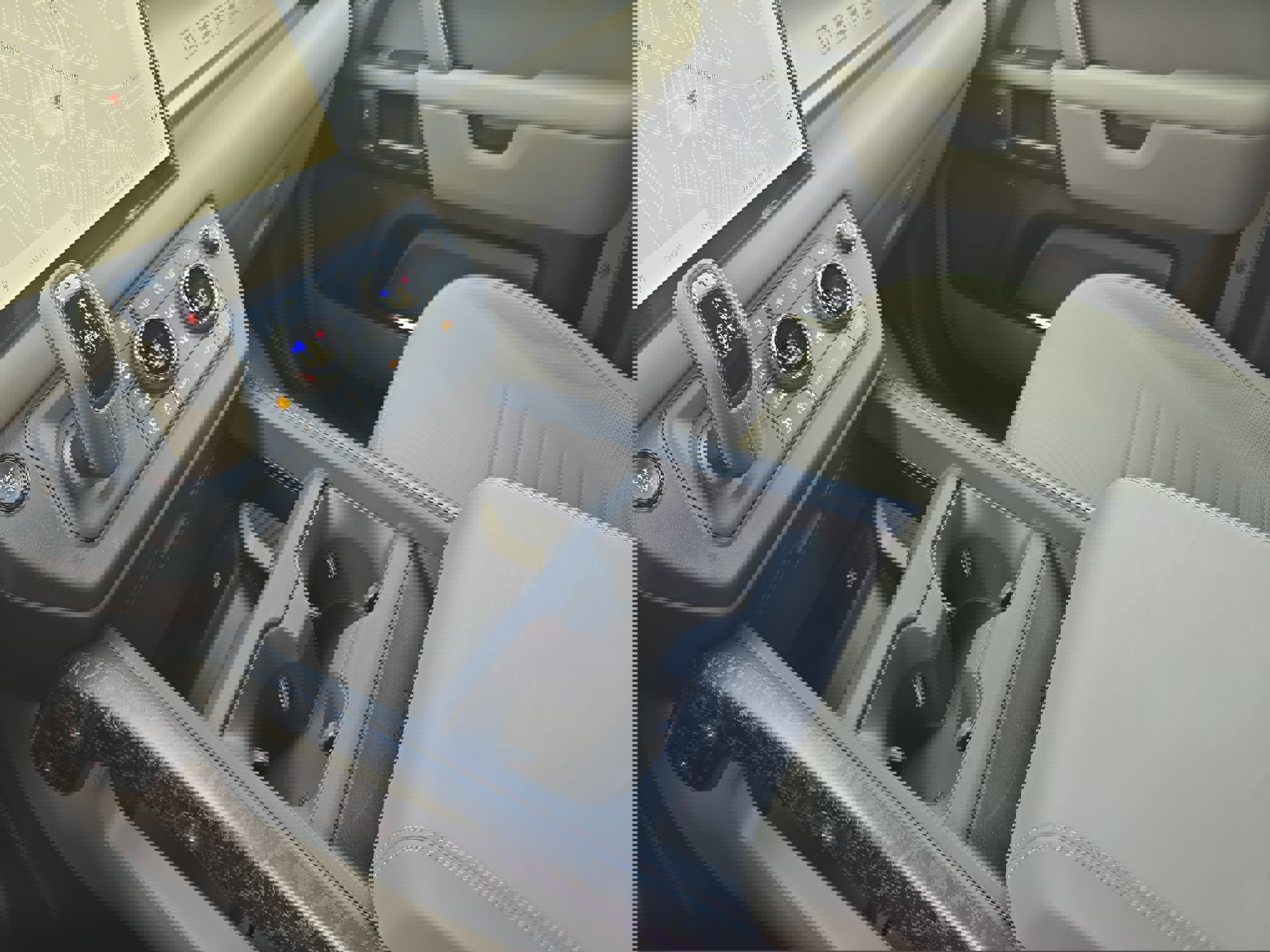 Certified 2025 Land Rover Defender 110 image 24