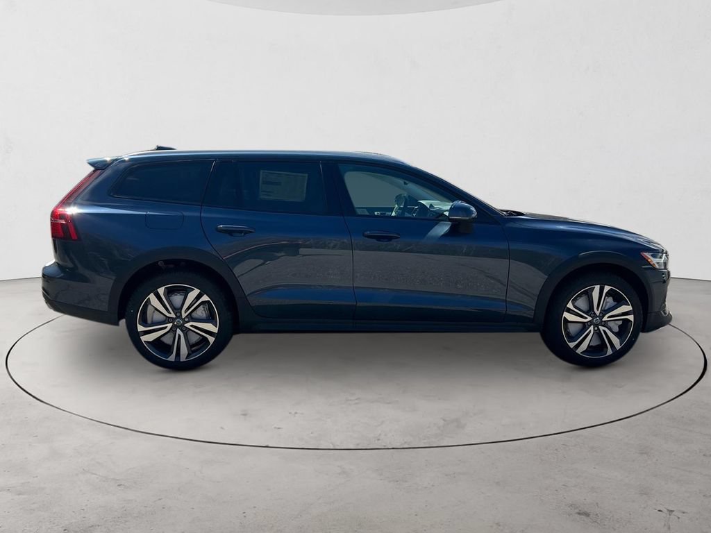 New 2026 Volvo V60 B5 Cross Country Plus w/ Protection Package Premier AWD/4WD image 6