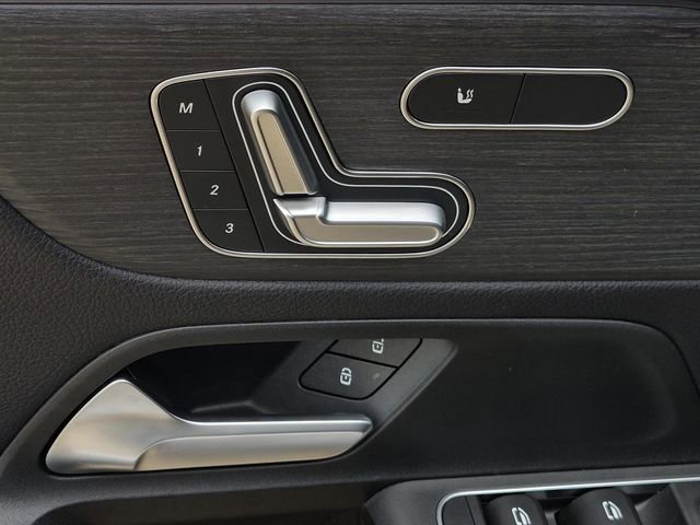 Certified 2022 Mercedes-Benz GLB 250 image 16